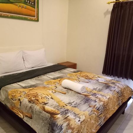 Wiran Homestay Canggu Buitenkant foto