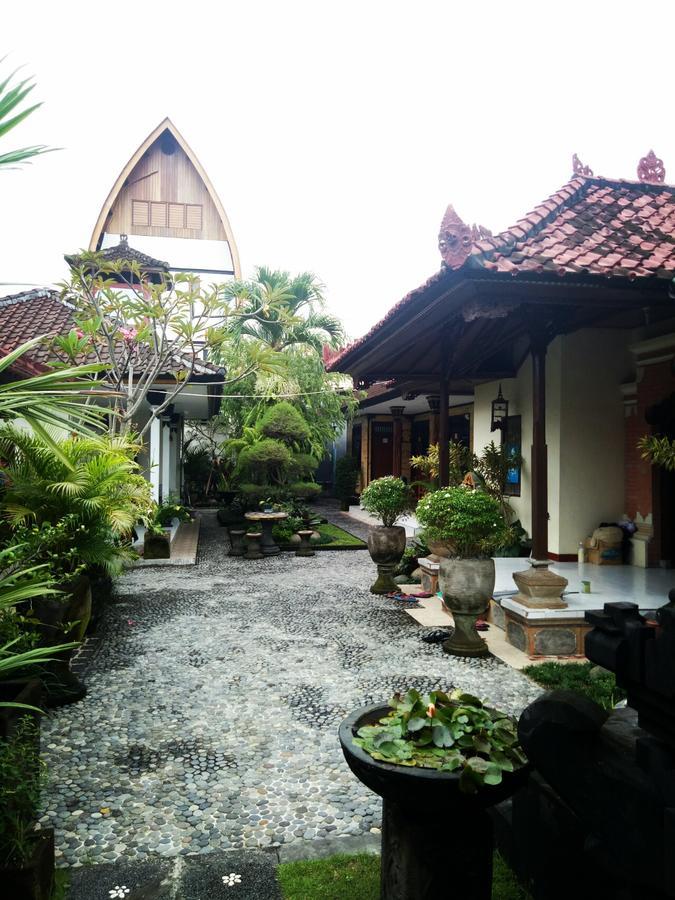 Wiran Homestay Canggu Buitenkant foto